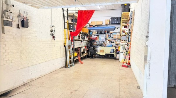 Box Auto ampio e soppalcabile