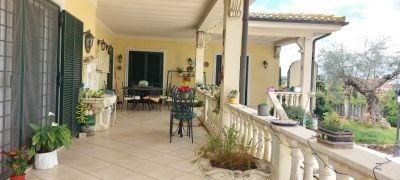 Villa con piscina Ardeatina